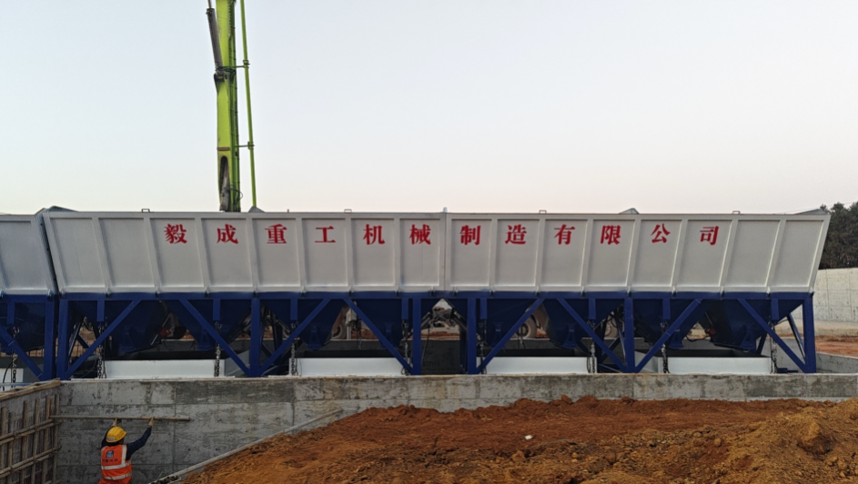 ����˫180����վ��װ�ֳ�